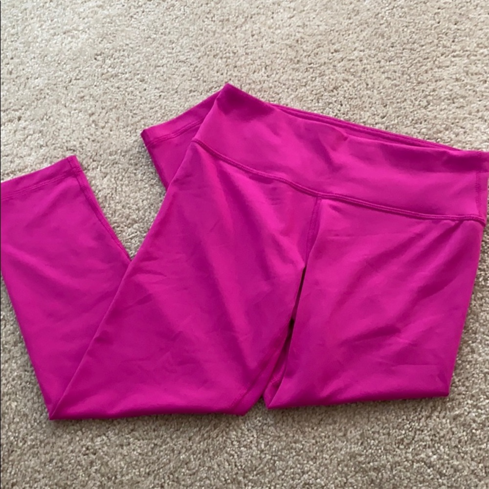 athletic leggings, never worn